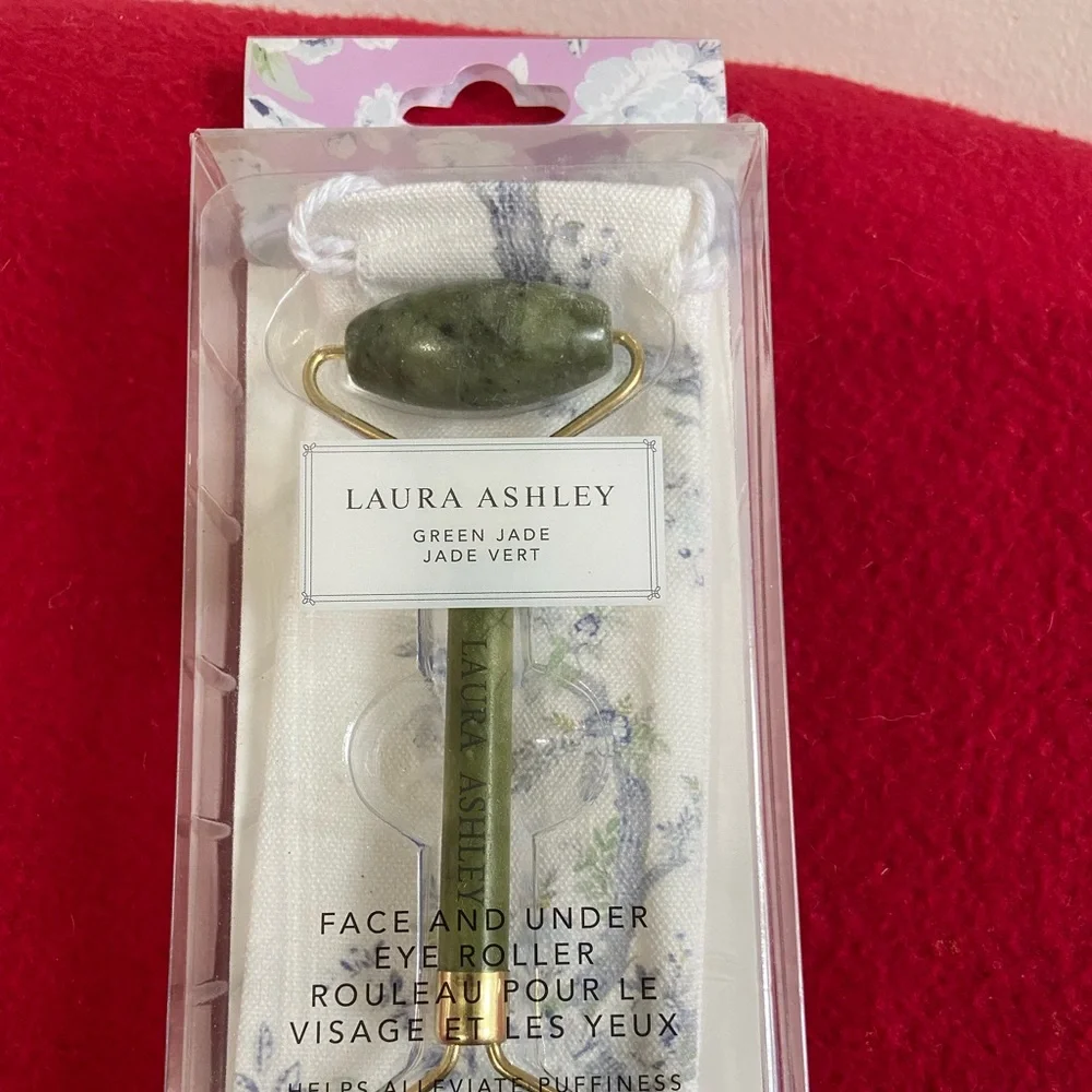 Laura Ashley green jade‎ eyes and face roller